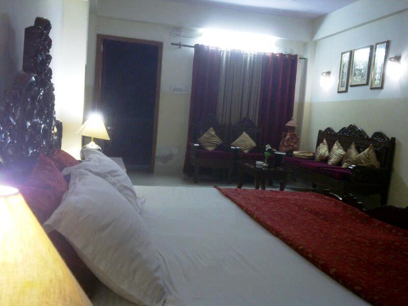 Aravali Clarks Inn Alwar Bilik gambar